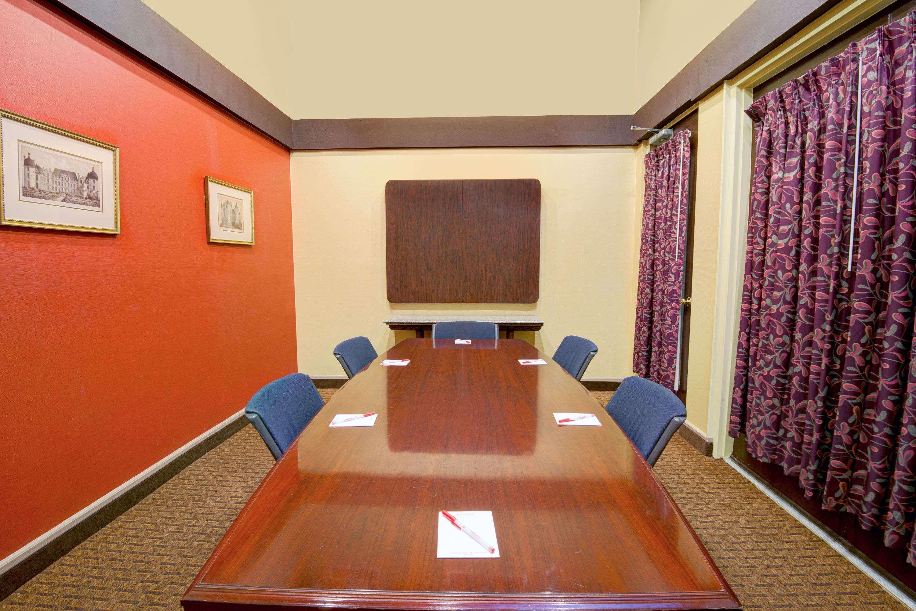 Ramada By Wyndham El Paso Hotel Екстериор снимка