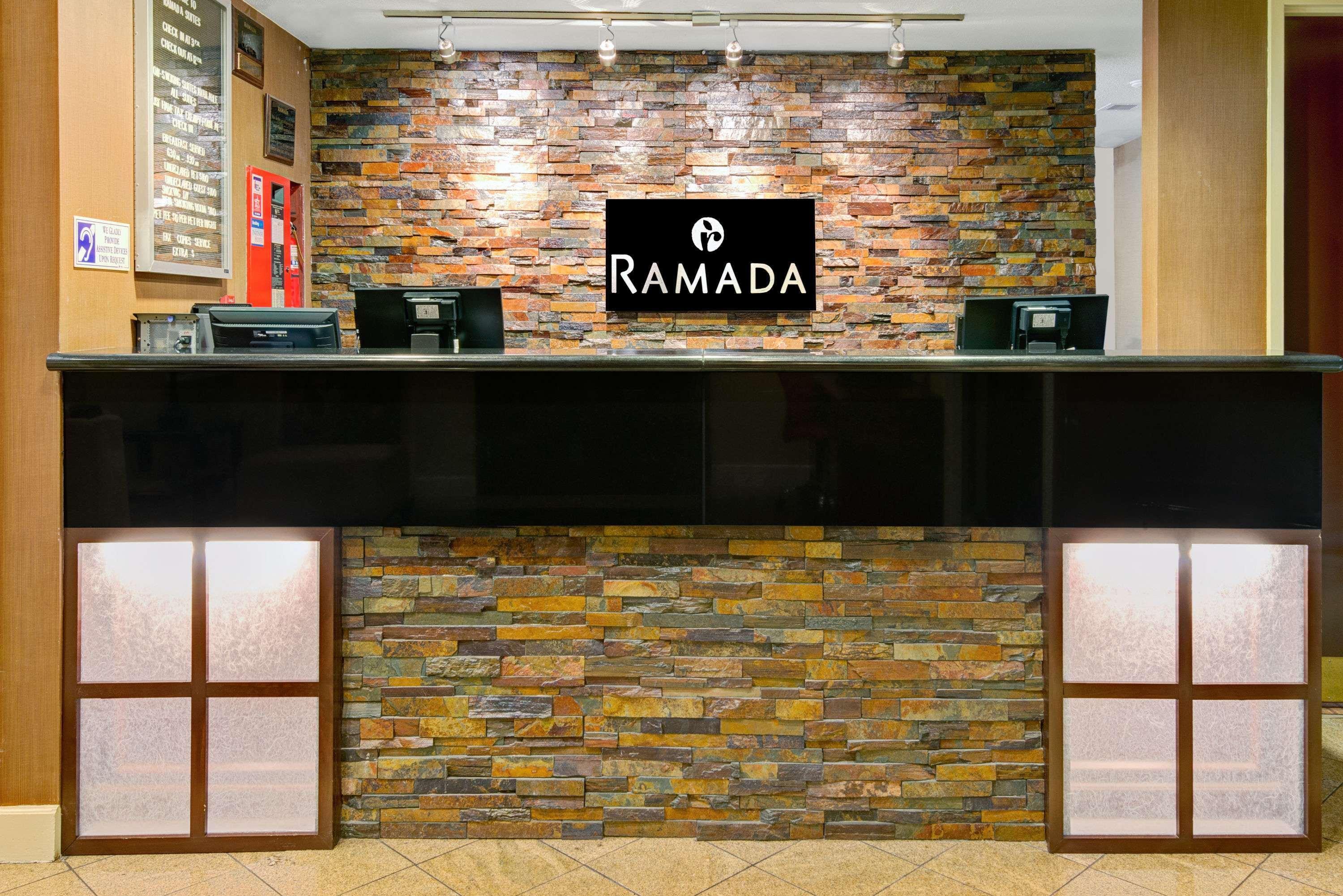 Ramada By Wyndham El Paso Hotel Екстериор снимка