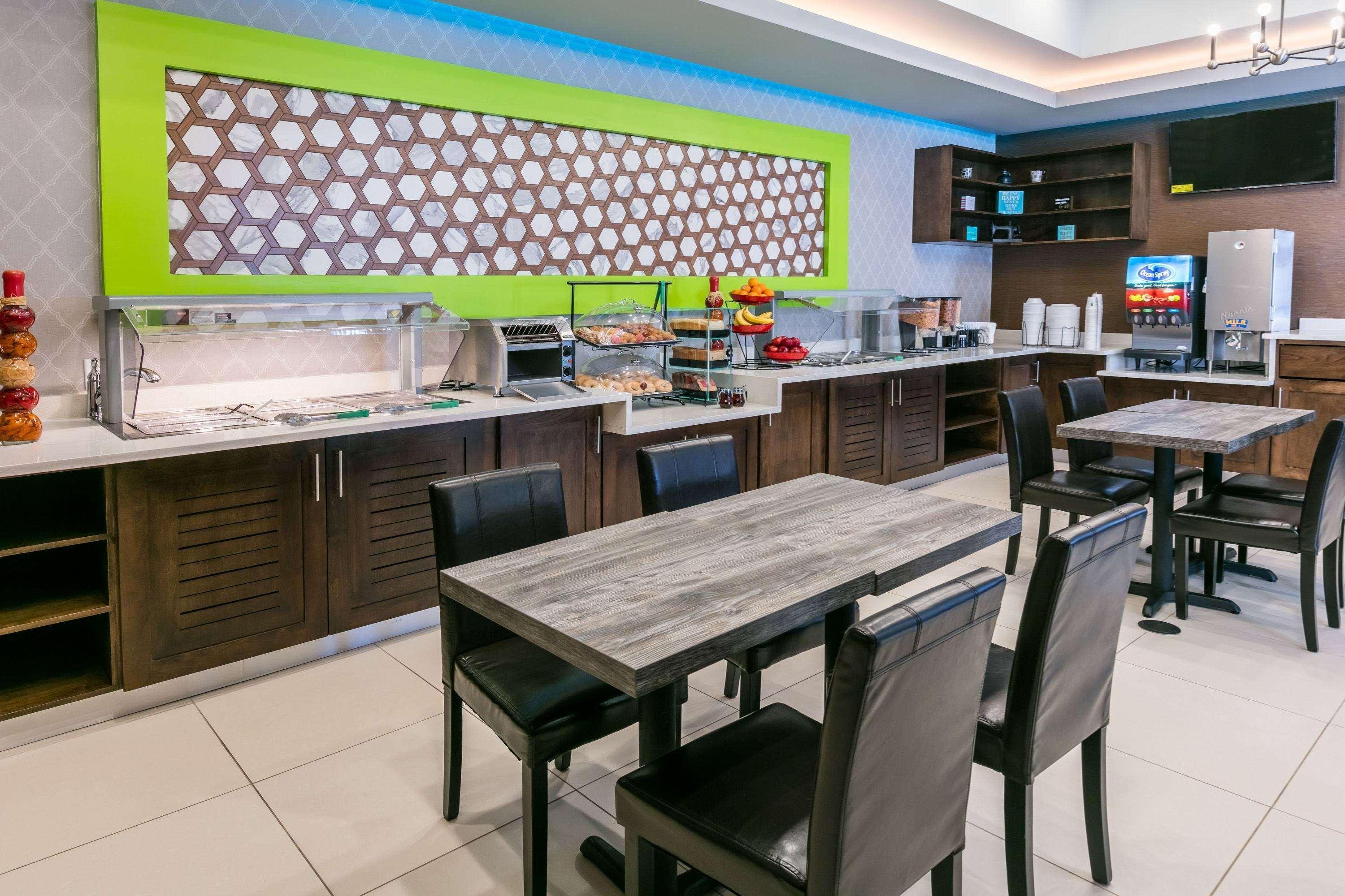 Ramada By Wyndham El Paso Hotel Екстериор снимка