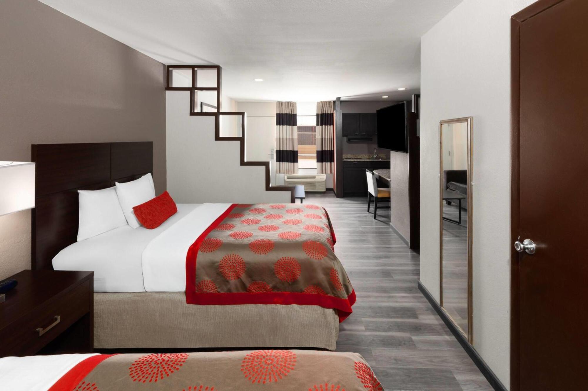 Ramada By Wyndham El Paso Hotel Екстериор снимка
