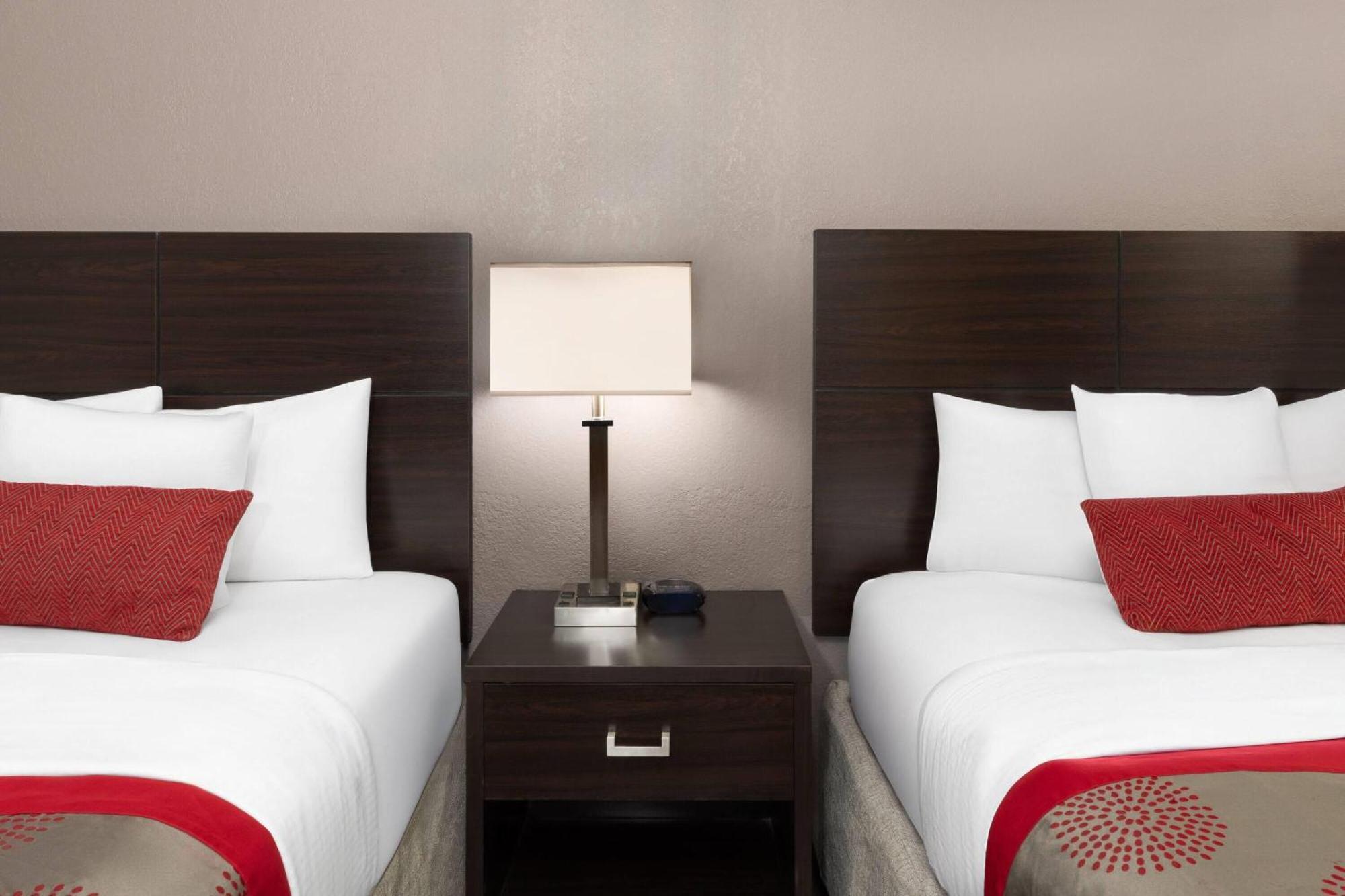 Ramada By Wyndham El Paso Hotel Екстериор снимка