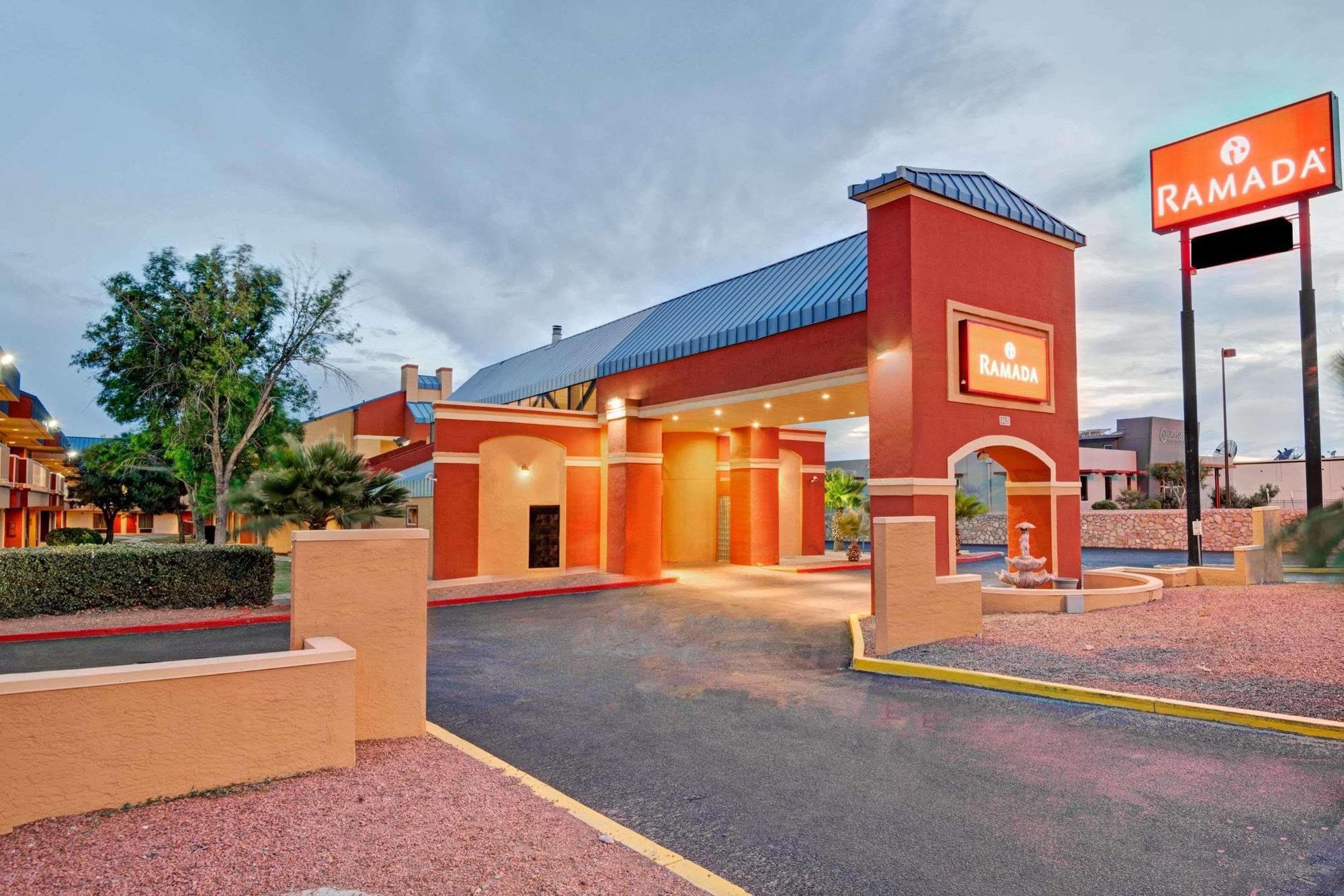 Ramada By Wyndham El Paso Hotel Екстериор снимка